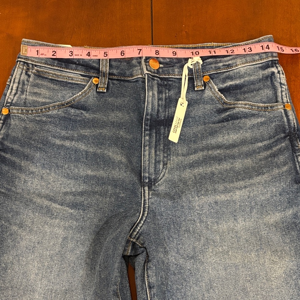 Wrangler High Rise Wanderer Flare Jean. NWT 28/30 - Picture 8 of 15